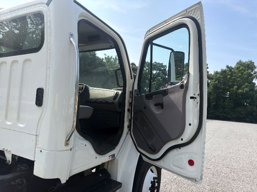 Cab and Chassis Truck-Light and Medium Duty Trucks-Freightliner-2019-M2-Pensacola-FL-278,855\n\t\tmiles-$ 25,000 - Image 20