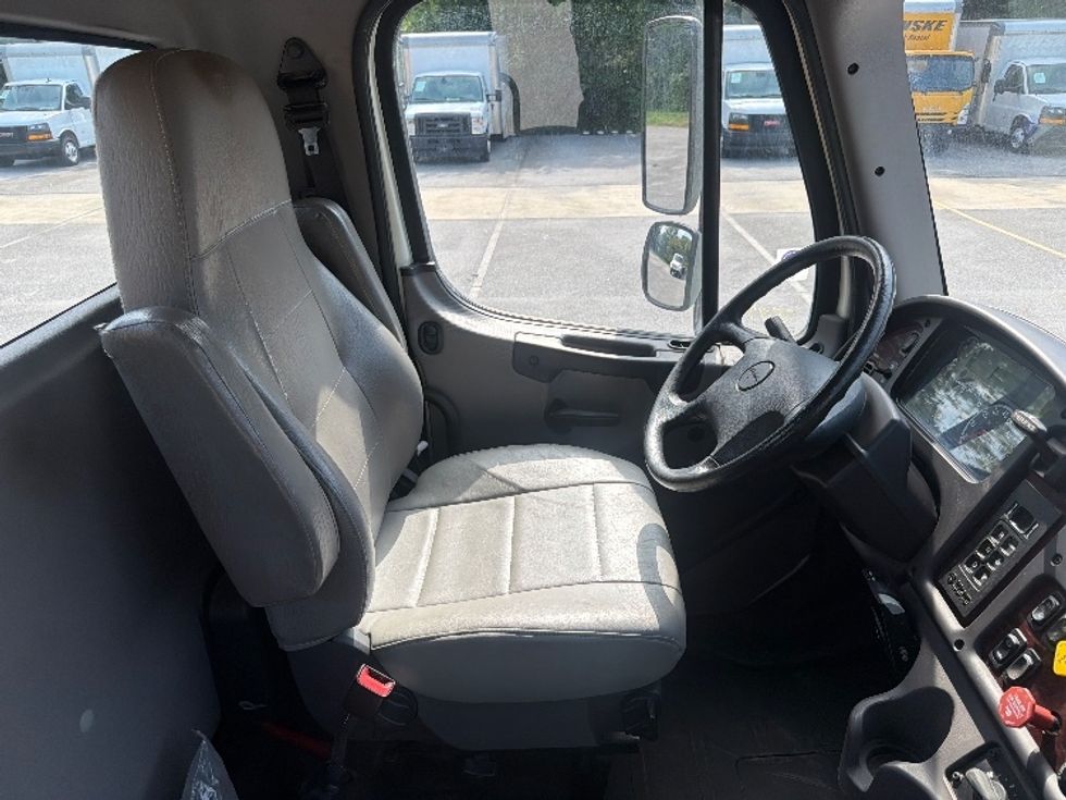 Cab and Chassis Truck-Light and Medium Duty Trucks-Freightliner-2019-M2-Pensacola-FL-278,855\n\t\tmiles-$ 25,000 - Image 22