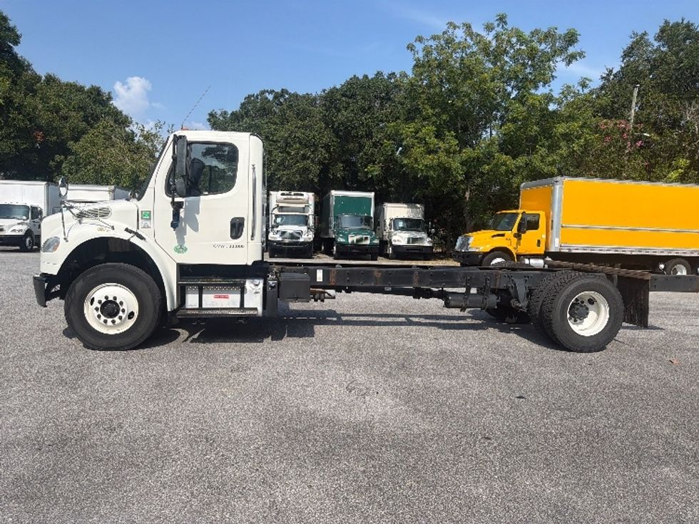 Cab and Chassis Truck-Light and Medium Duty Trucks-Freightliner-2019-M2-Pensacola-FL-278,855\n\t\tmiles-$ 25,000 - Image 4