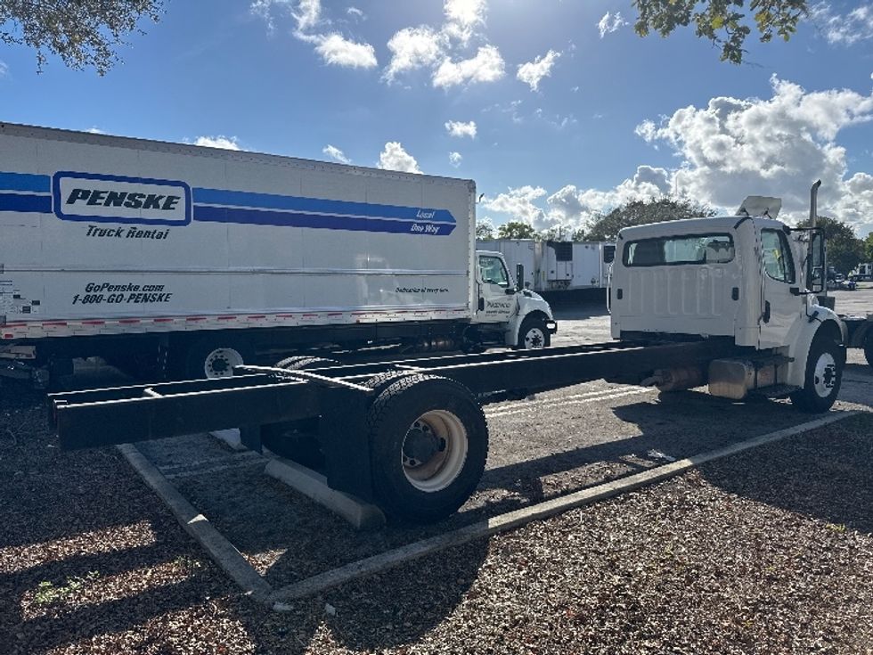 Cab and Chassis Truck-Light and Medium Duty Trucks-Freightliner-2019-M2-Pompano Beach-FL-319,321\n\t\tmiles-$ 20,500 - Image 10