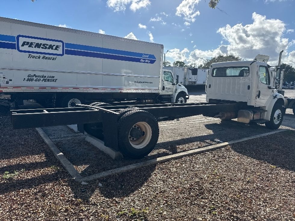 Cab and Chassis Truck-Light and Medium Duty Trucks-Freightliner-2019-M2-Pompano Beach-FL-319,321\n\t\tmiles-$ 20,500 - Image 8