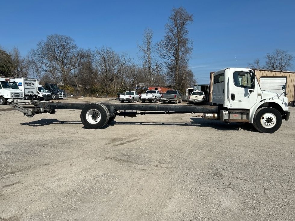 Cab and Chassis Truck-Light and Medium Duty Trucks-Freightliner-2019-M2-Poplar Bluff-MO-171,221\n\t\tmiles-$ 38,250 - Image 10