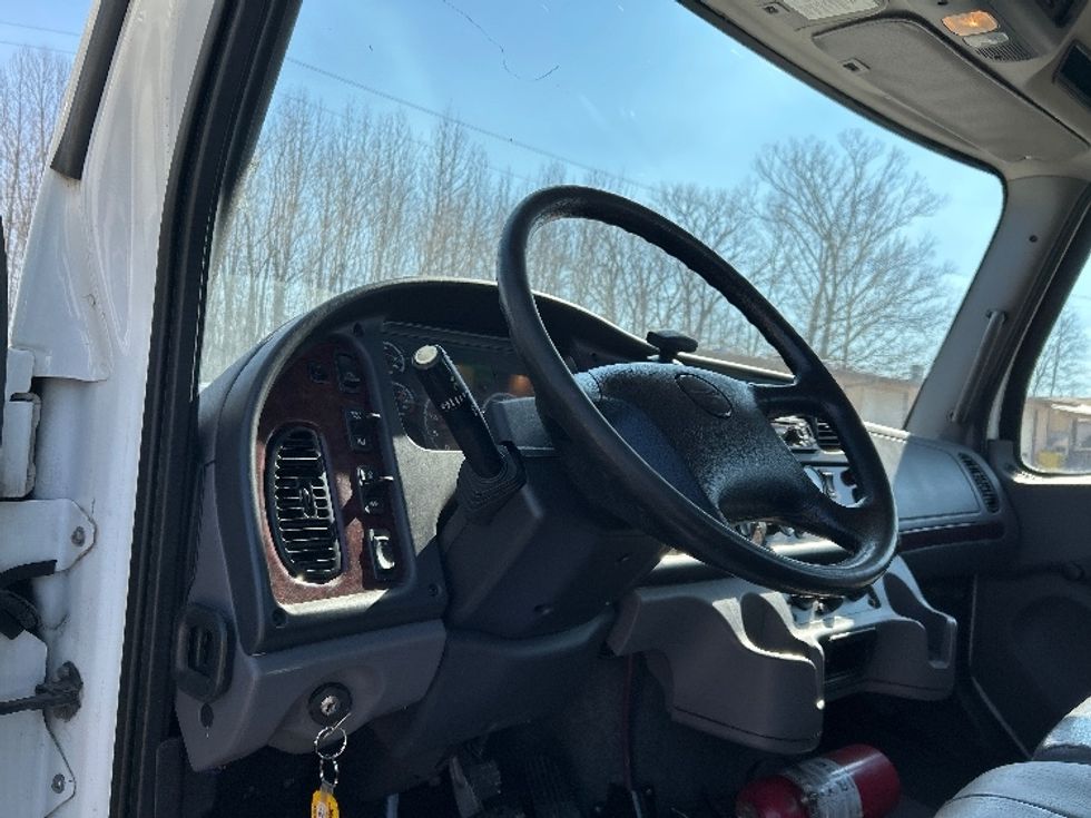 Cab and Chassis Truck-Light and Medium Duty Trucks-Freightliner-2019-M2-Poplar Bluff-MO-171,221\n\t\tmiles-$ 38,250 - Image 12