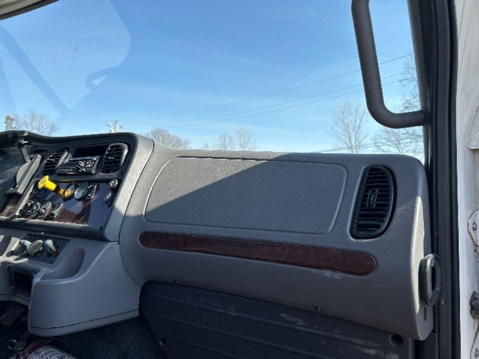 Cab and Chassis Truck-Light and Medium Duty Trucks-Freightliner-2019-M2-Poplar Bluff-MO-171,221\n\t\tmiles-$ 38,250 - Image 16
