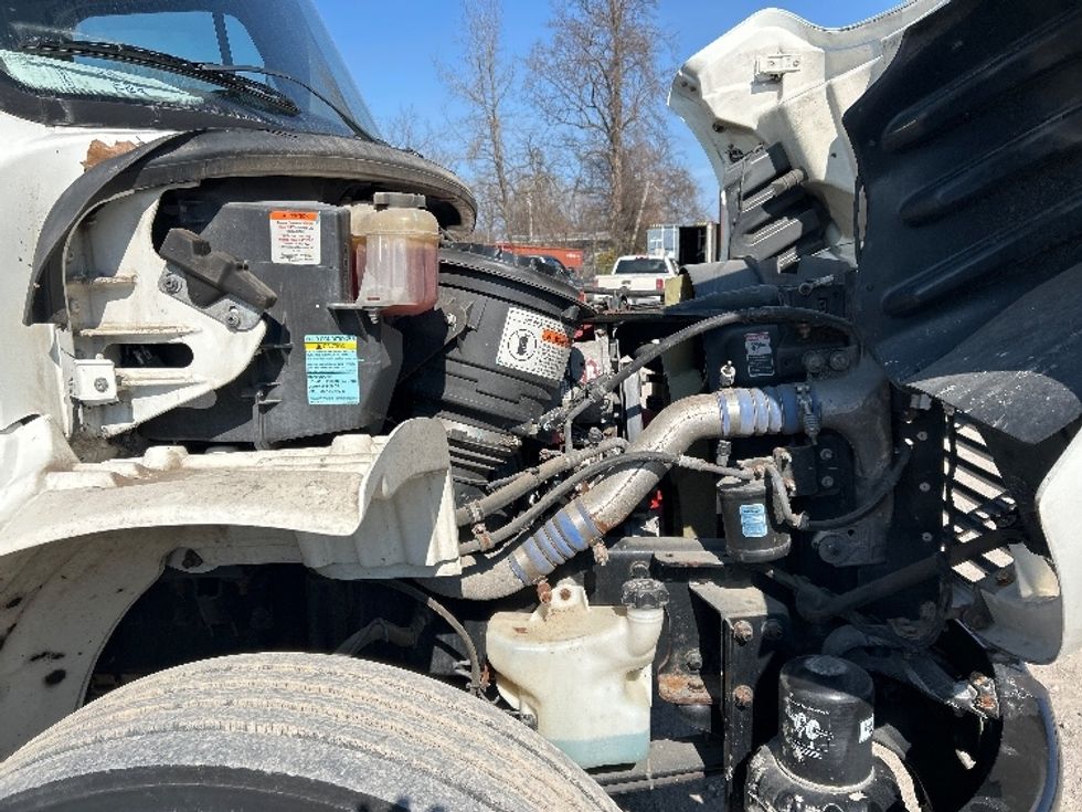 Cab and Chassis Truck-Light and Medium Duty Trucks-Freightliner-2019-M2-Poplar Bluff-MO-171,221\n\t\tmiles-$ 38,250 - Image 18