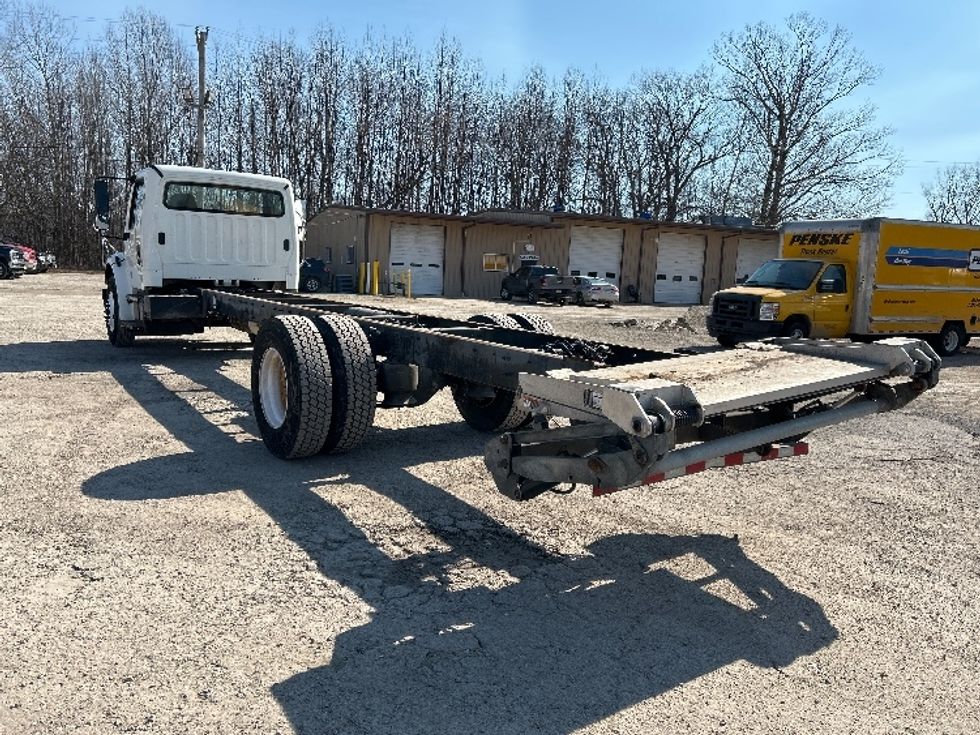 Cab and Chassis Truck-Light and Medium Duty Trucks-Freightliner-2019-M2-Poplar Bluff-MO-171,221\n\t\tmiles-$ 38,250 - Image 6