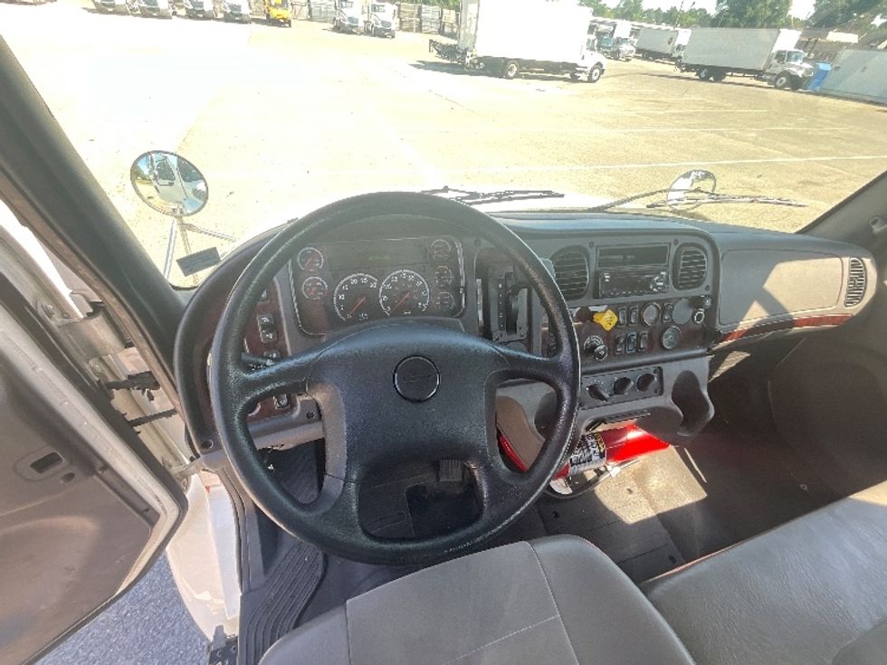 Cab and Chassis Truck-Light and Medium Duty Trucks-Freightliner-2019-M2-Prince George-VA-181,505\n\t\tmiles-$ 39,250 - Image 13