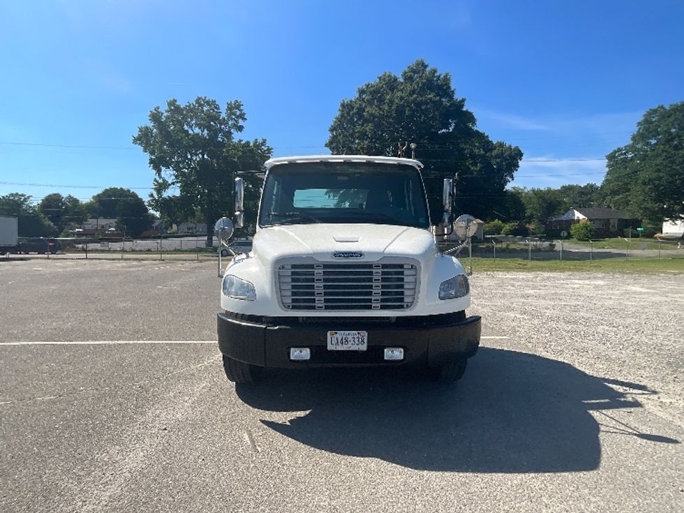Cab and Chassis Truck-Light and Medium Duty Trucks-Freightliner-2019-M2-Prince George-VA-181,505\n\t\tmiles-$ 39,250 - Image 2
