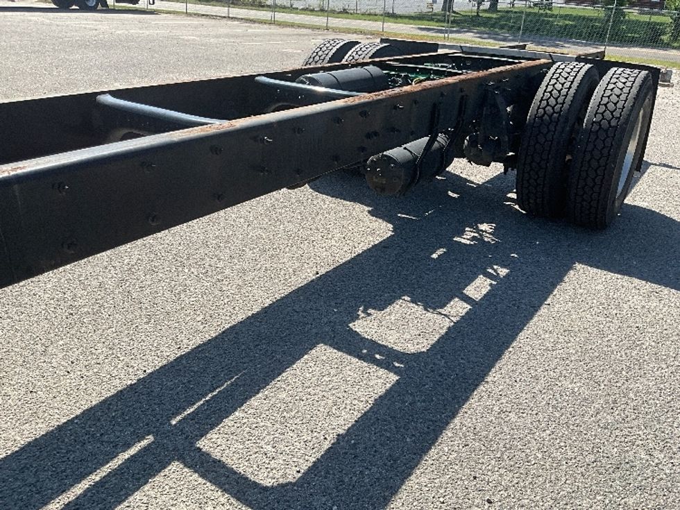 Cab and Chassis Truck-Light and Medium Duty Trucks-Freightliner-2019-M2-Prince George-VA-181,505\n\t\tmiles-$ 39,250 - Image 20
