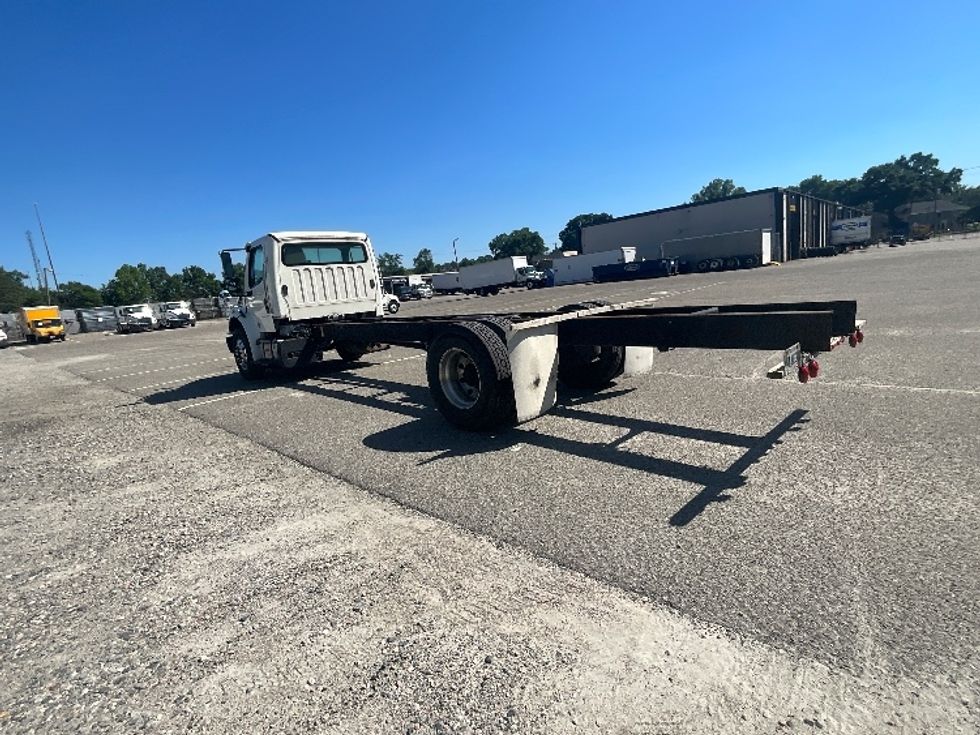 Cab and Chassis Truck-Light and Medium Duty Trucks-Freightliner-2019-M2-Prince George-VA-181,505\n\t\tmiles-$ 39,250 - Image 6