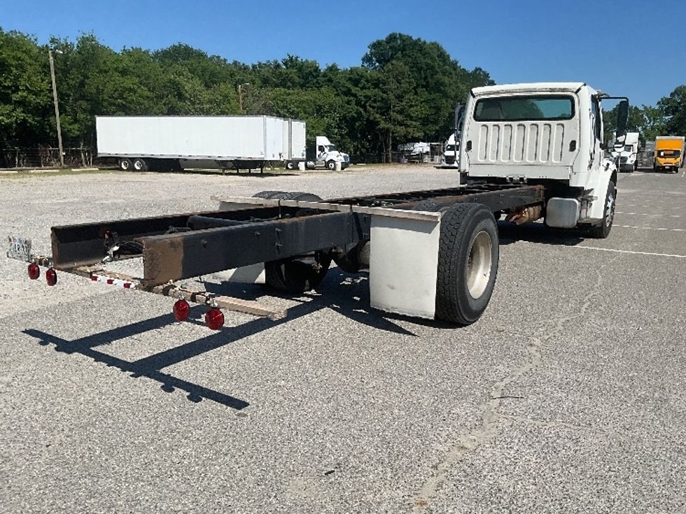 Cab and Chassis Truck-Light and Medium Duty Trucks-Freightliner-2019-M2-Prince George-VA-181,505\n\t\tmiles-$ 39,250 - Image 8