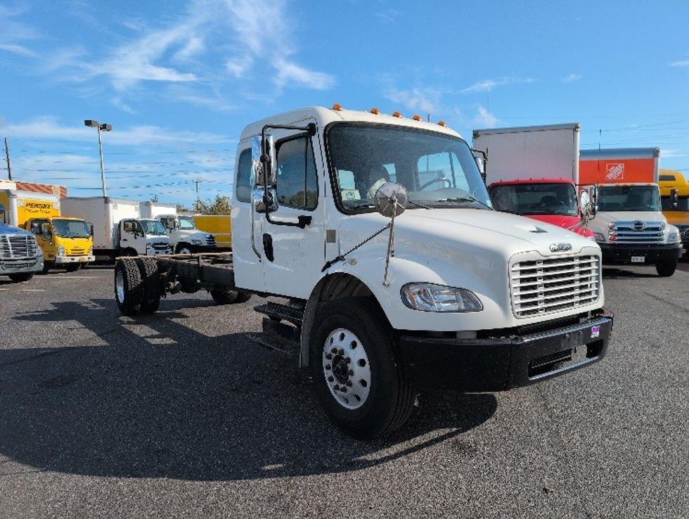 Cab and Chassis Truck-Light and Medium Duty Trucks-Freightliner-2019-M2-West Babylon-NY-81,965\n\t\tmiles-$ 51,000 - Image 1