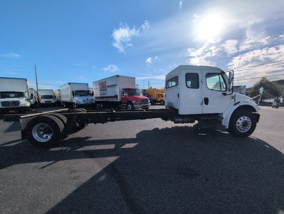 Cab and Chassis Truck-Light and Medium Duty Trucks-Freightliner-2019-M2-West Babylon-NY-81,965\n\t\tmiles-$ 51,000 - Image 11