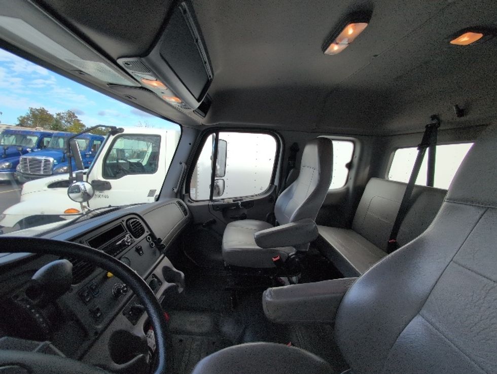 Cab and Chassis Truck-Light and Medium Duty Trucks-Freightliner-2019-M2-West Babylon-NY-81,965\n\t\tmiles-$ 51,000 - Image 15