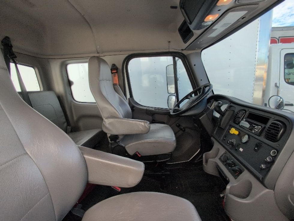 Cab and Chassis Truck-Light and Medium Duty Trucks-Freightliner-2019-M2-West Babylon-NY-81,965\n\t\tmiles-$ 51,000 - Image 18