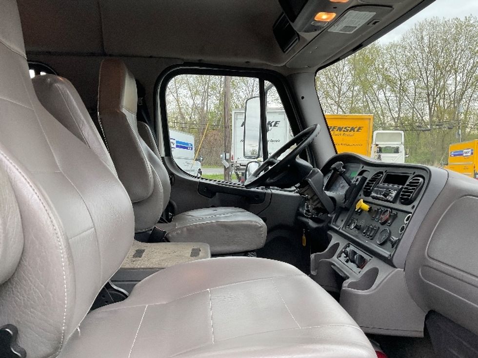 Cab and Chassis Truck-Light and Medium Duty Trucks-Freightliner-2019-M2-Whitesboro-NY-421,880\n\t\tmiles-$ 23,000 - Image 23
