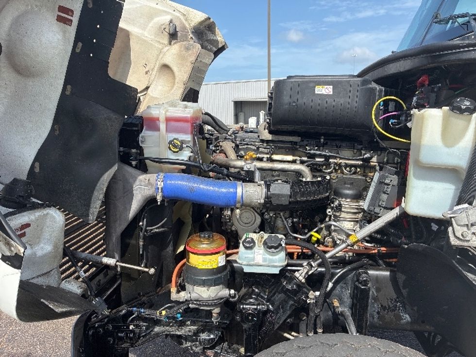 Cab and Chassis Truck-Light and Medium Duty Trucks-Freightliner-2020-CORONADO-Richland-MS-405,401\n\t\tmiles-$ 86,500 - Image 19