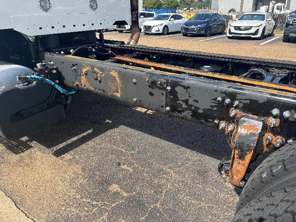 Cab and Chassis Truck-Light and Medium Duty Trucks-Freightliner-2020-CORONADO-Richland-MS-405,401\n\t\tmiles-$ 86,500 - Image 5