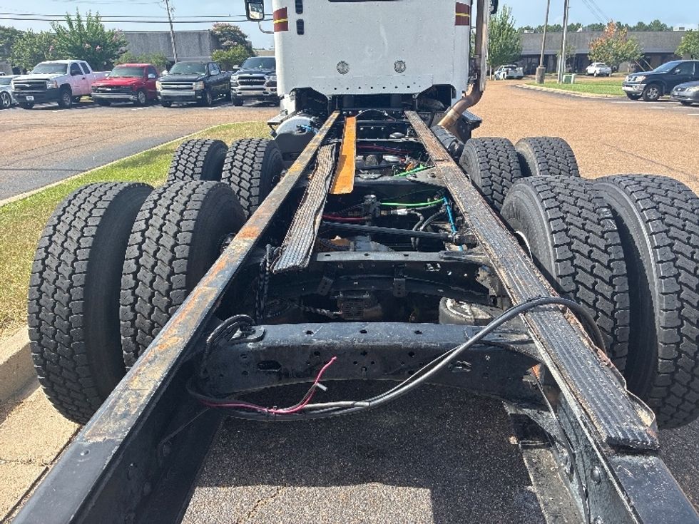 Cab and Chassis Truck-Light and Medium Duty Trucks-Freightliner-2020-CORONADO-Richland-MS-405,401\n\t\tmiles-$ 86,500 - Image 8
