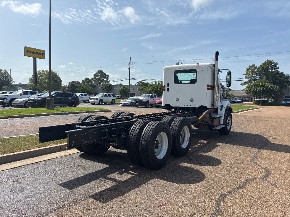Cab and Chassis Truck-Light and Medium Duty Trucks-Freightliner-2020-CORONADO-Richland-MS-405,401\n\t\tmiles-$ 86,500 - Image 9