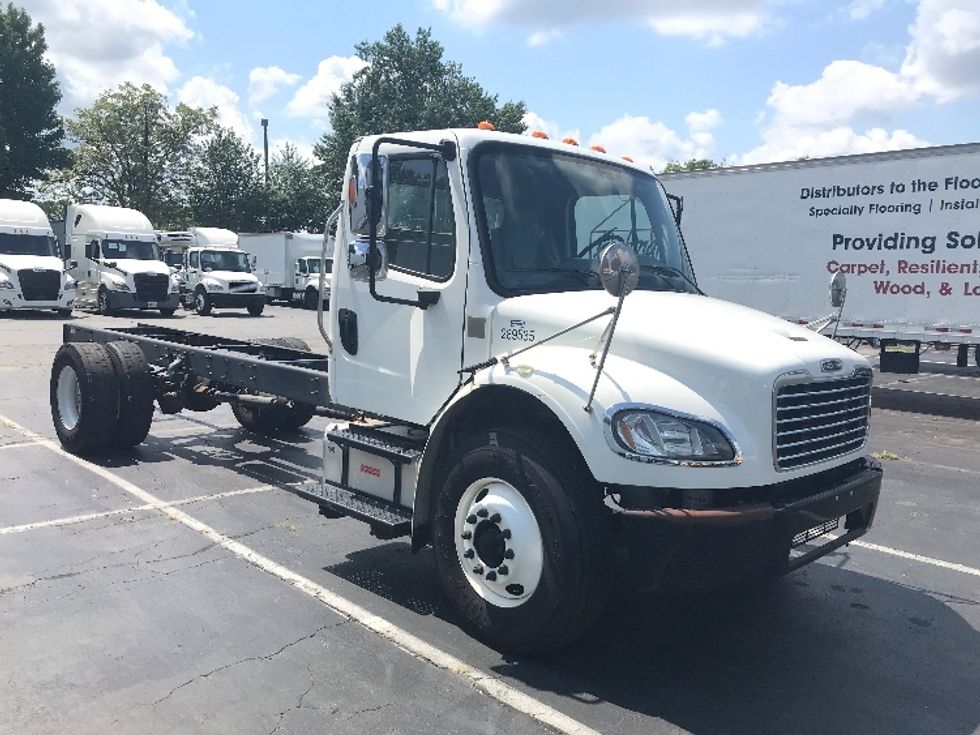 Cab and Chassis Truck-Light and Medium Duty Trucks-Freightliner-2020-M2-Charlotte-NC-296,340\n\t\tmiles-$ 23,750 - Image 1