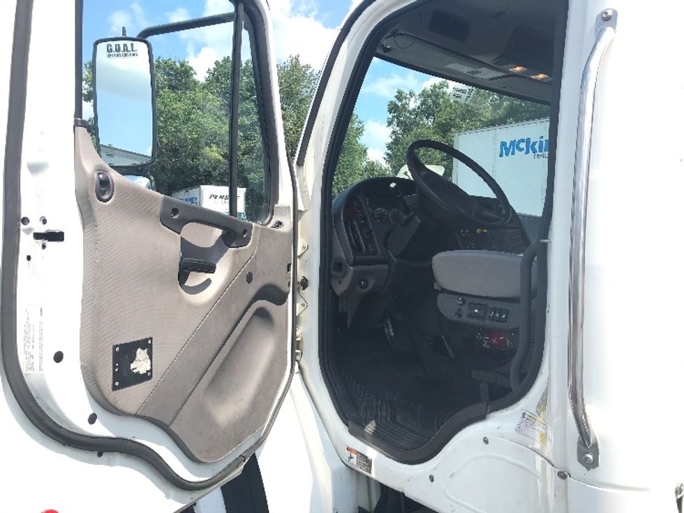 Cab and Chassis Truck-Light and Medium Duty Trucks-Freightliner-2020-M2-Charlotte-NC-296,340\n\t\tmiles-$ 23,750 - Image 12