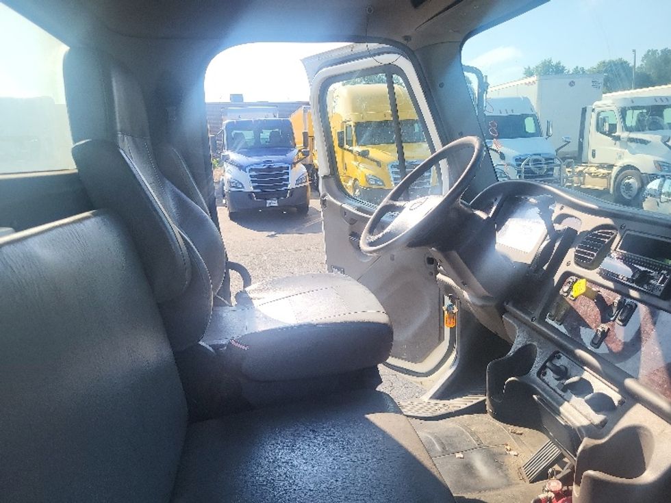 Cab and Chassis Truck-Light and Medium Duty Trucks-Freightliner-2020-M2-Charlotte-NC-304,830\n\t\tmiles-$ 23,750 - Image 18