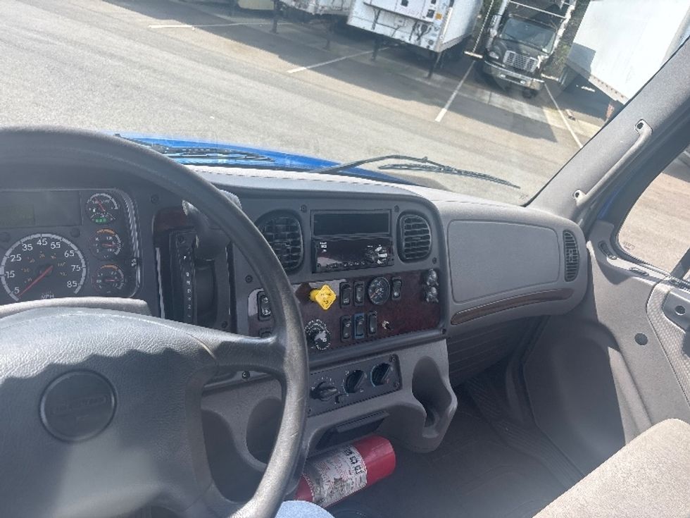 Cab and Chassis Truck-Light and Medium Duty Trucks-Freightliner-2020-M2-Everett-WA-153,367\n\t\tmiles-$ 45,000 - Image 10