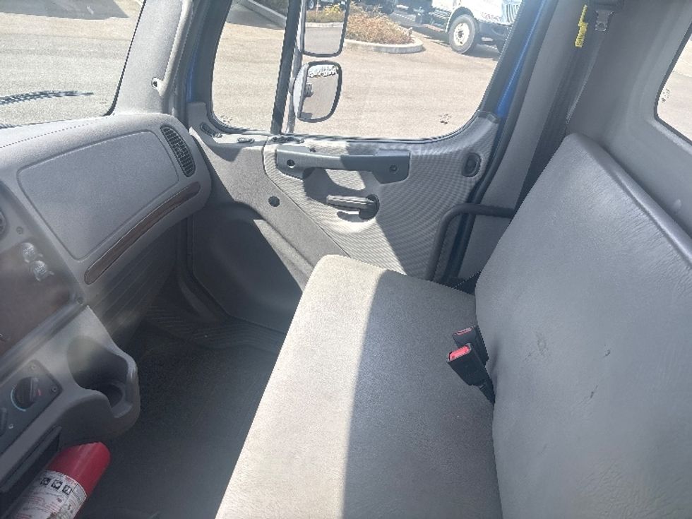 Cab and Chassis Truck-Light and Medium Duty Trucks-Freightliner-2020-M2-Everett-WA-153,367\n\t\tmiles-$ 45,000 - Image 12