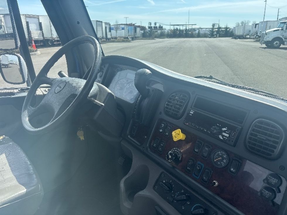 Cab and Chassis Truck-Light and Medium Duty Trucks-Freightliner-2020-M2-Everett-WA-153,367\n\t\tmiles-$ 45,000 - Image 15