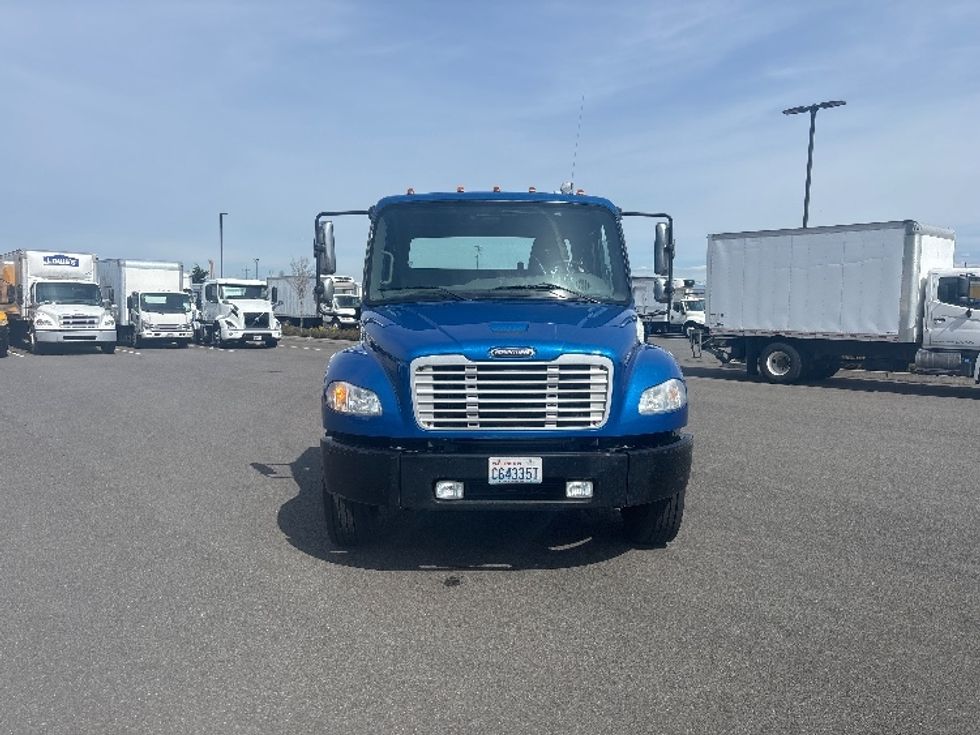 Cab and Chassis Truck-Light and Medium Duty Trucks-Freightliner-2020-M2-Everett-WA-153,367\n\t\tmiles-$ 45,000 - Image 2