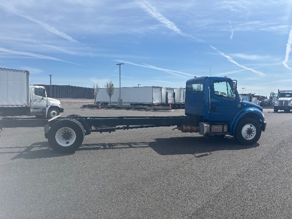 Cab and Chassis Truck-Light and Medium Duty Trucks-Freightliner-2020-M2-Everett-WA-153,367\n\t\tmiles-$ 45,000 - Image 8