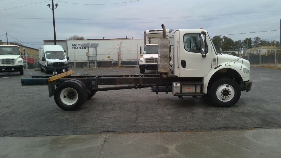 Cab and Chassis Truck-Light and Medium Duty Trucks-Freightliner-2020-M2-Forest Park-GA-174,563\n\t\tmiles-$ 39,250 - Image 10