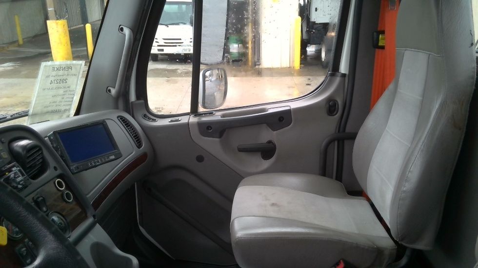 Cab and Chassis Truck-Light and Medium Duty Trucks-Freightliner-2020-M2-Forest Park-GA-174,563\n\t\tmiles-$ 39,250 - Image 14