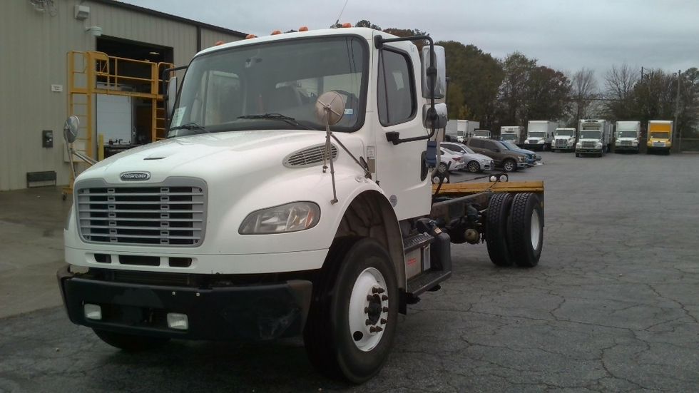 Cab and Chassis Truck-Light and Medium Duty Trucks-Freightliner-2020-M2-Forest Park-GA-174,563\n\t\tmiles-$ 39,250 - Image 3