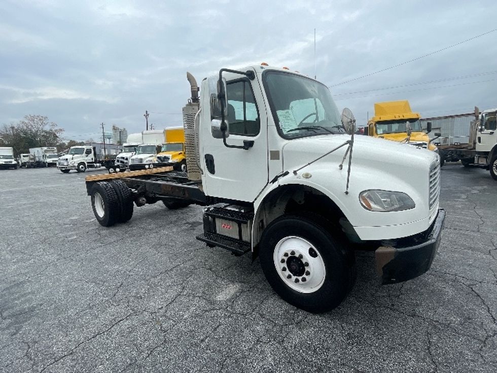Cab and Chassis Truck-Light and Medium Duty Trucks-Freightliner-2020-M2-Forest Park-GA-253,316\n\t\tmiles-$ 25,750 - Image 1