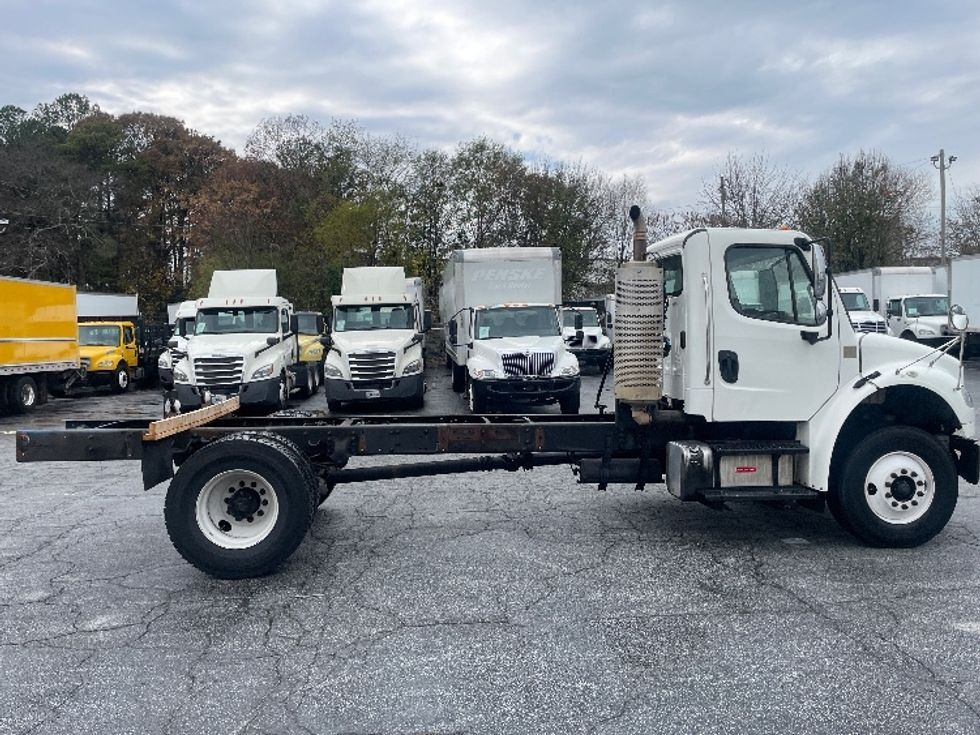Cab and Chassis Truck-Light and Medium Duty Trucks-Freightliner-2020-M2-Forest Park-GA-253,316\n\t\tmiles-$ 25,750 - Image 14