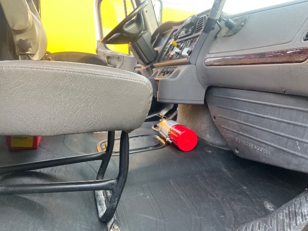 Cab and Chassis Truck-Light and Medium Duty Trucks-Freightliner-2020-M2-Forest Park-GA-253,316\n\t\tmiles-$ 25,750 - Image 19