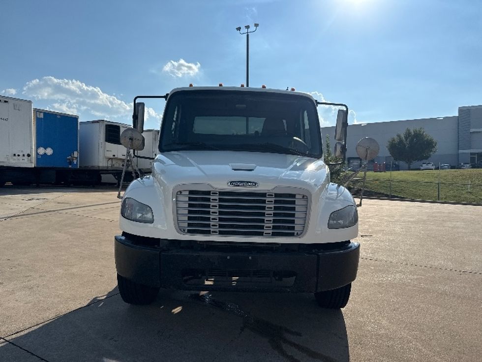 2020 Freightliner M2 106 Medium Duty photo 2