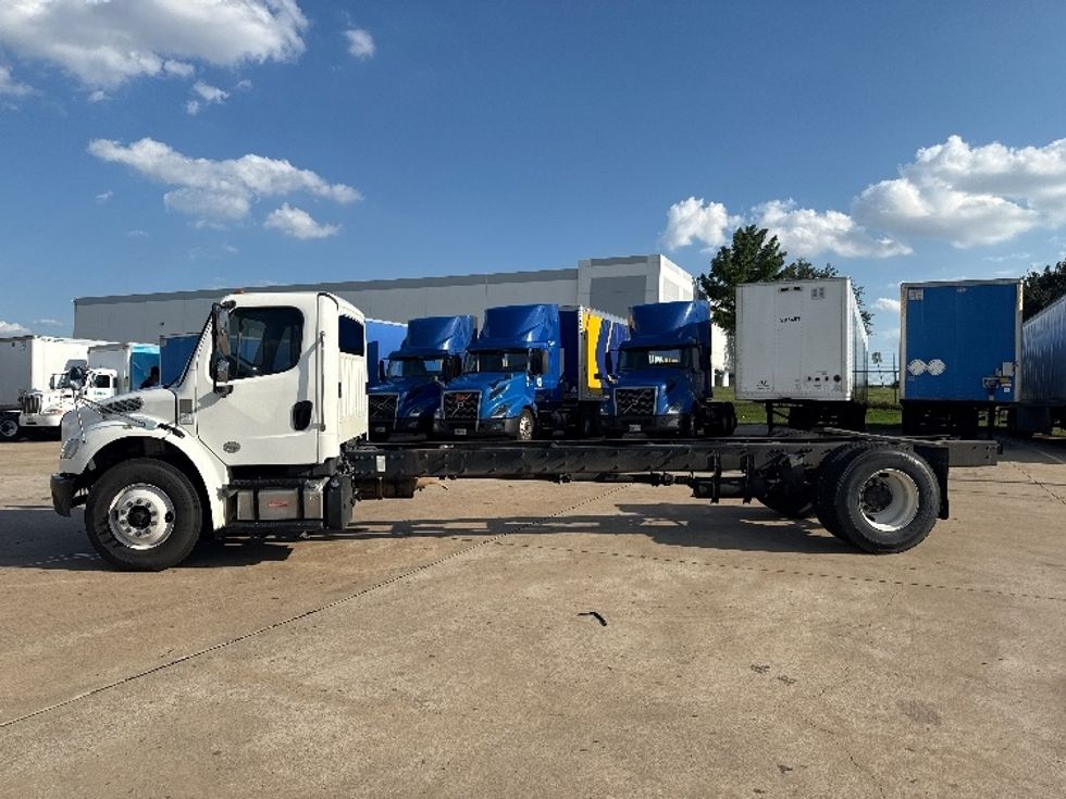 2020 Freightliner M2 106 Medium Duty photo 4