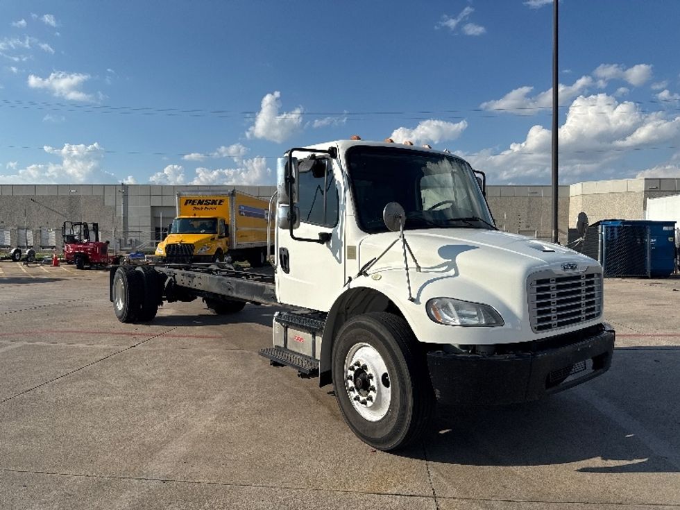 Cab and Chassis Truck-Light and Medium Duty Trucks-Freightliner-2020-M2-Grand Prairie-TX-321,838\n\t\tmiles-$ 23,000 - Image 1