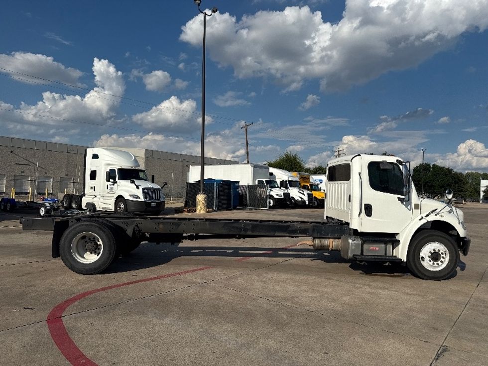 Cab and Chassis Truck-Light and Medium Duty Trucks-Freightliner-2020-M2-Grand Prairie-TX-321,838\n\t\tmiles-$ 23,000 - Image 15