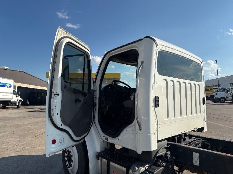 Cab and Chassis Truck-Light and Medium Duty Trucks-Freightliner-2020-M2-Grand Prairie-TX-321,838\n\t\tmiles-$ 23,000 - Image 16