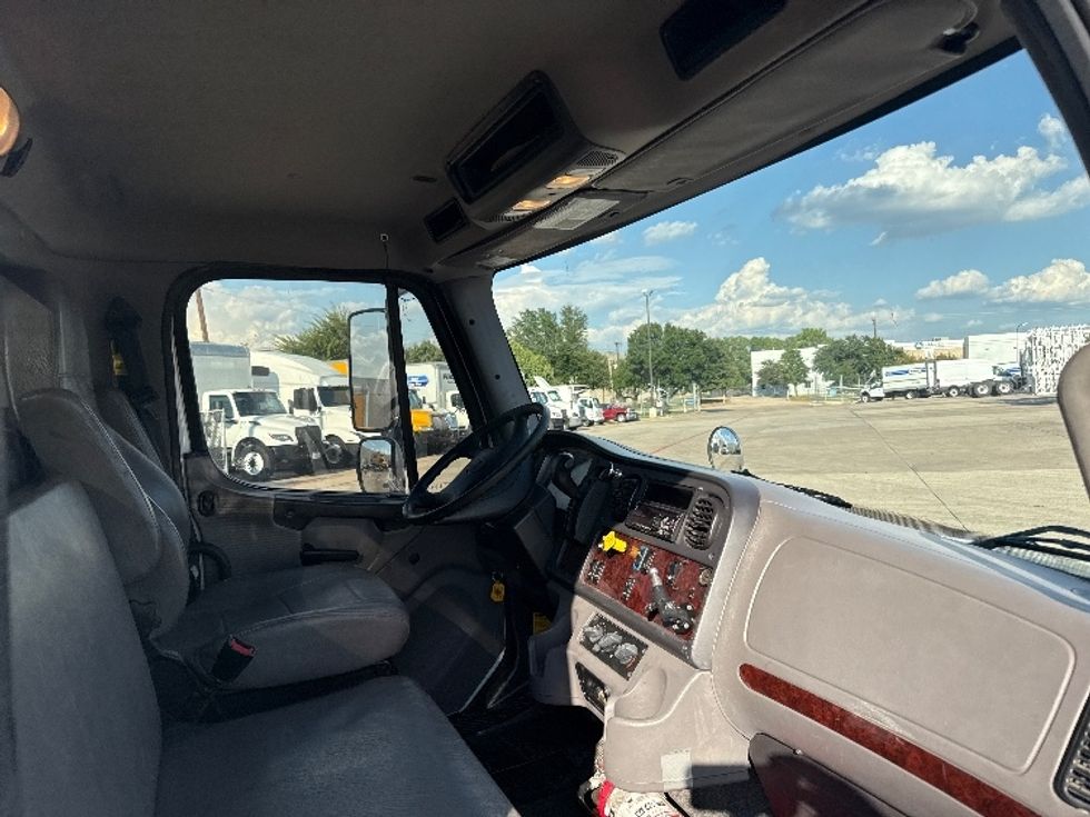 Cab and Chassis Truck-Light and Medium Duty Trucks-Freightliner-2020-M2-Grand Prairie-TX-321,838\n\t\tmiles-$ 23,000 - Image 22