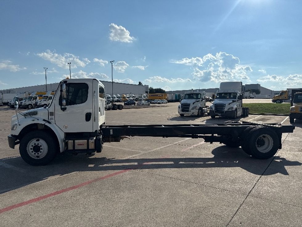 Cab and Chassis Truck-Light and Medium Duty Trucks-Freightliner-2020-M2-Grand Prairie-TX-321,838\n\t\tmiles-$ 23,000 - Image 4