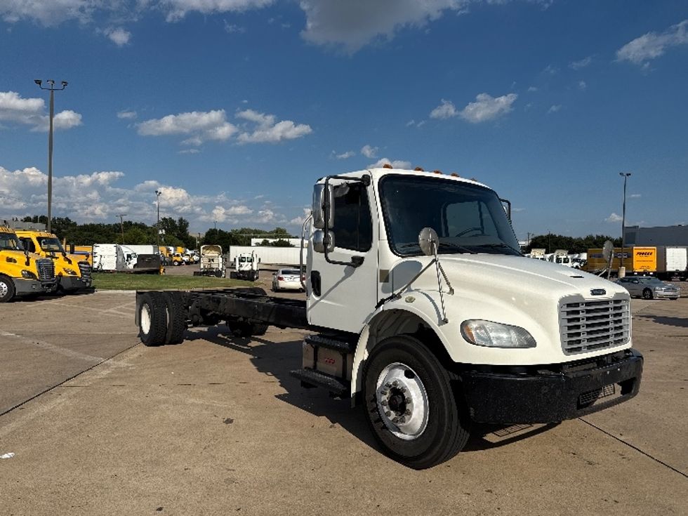 Cab and Chassis Truck-Light and Medium Duty Trucks-Freightliner-2020-M2-Grand Prairie-TX-420,183\n\t\tmiles-$ 23,000 - Image 1