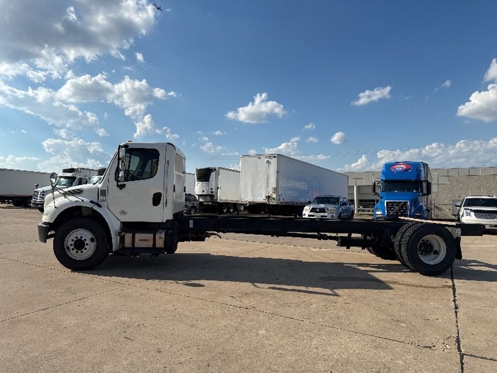 2020 Freightliner M2 106 Medium Duty photo 4