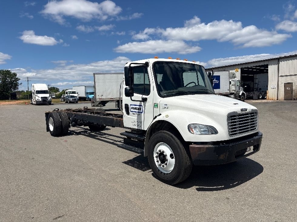 Cab and Chassis Truck-Light and Medium Duty Trucks-Freightliner-2020-M2-Greensboro-NC-143,849\n\t\tmiles-$ 43,250 - Image 1