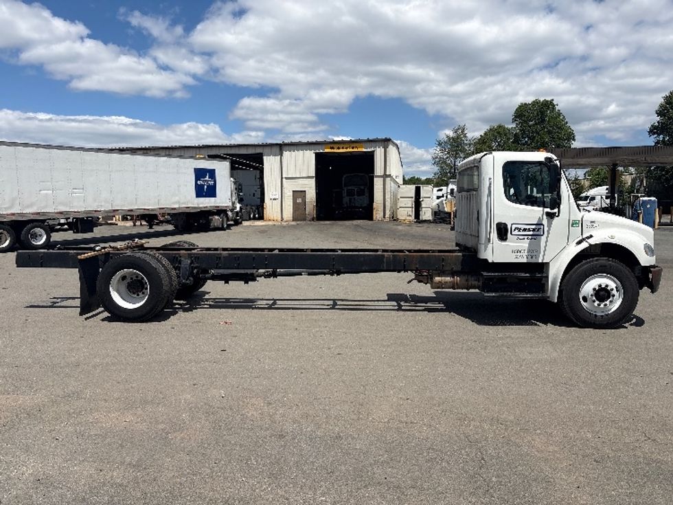 Cab and Chassis Truck-Light and Medium Duty Trucks-Freightliner-2020-M2-Greensboro-NC-143,849\n\t\tmiles-$ 43,250 - Image 10