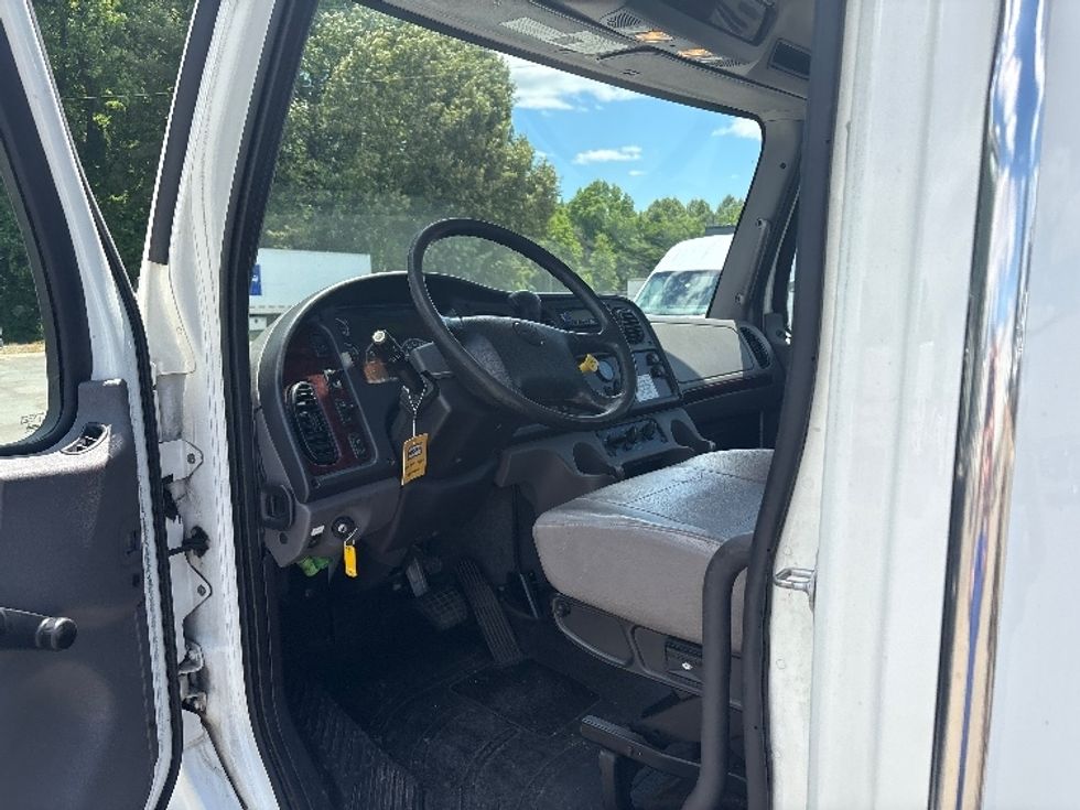 Cab and Chassis Truck-Light and Medium Duty Trucks-Freightliner-2020-M2-Greensboro-NC-143,849\n\t\tmiles-$ 43,250 - Image 11